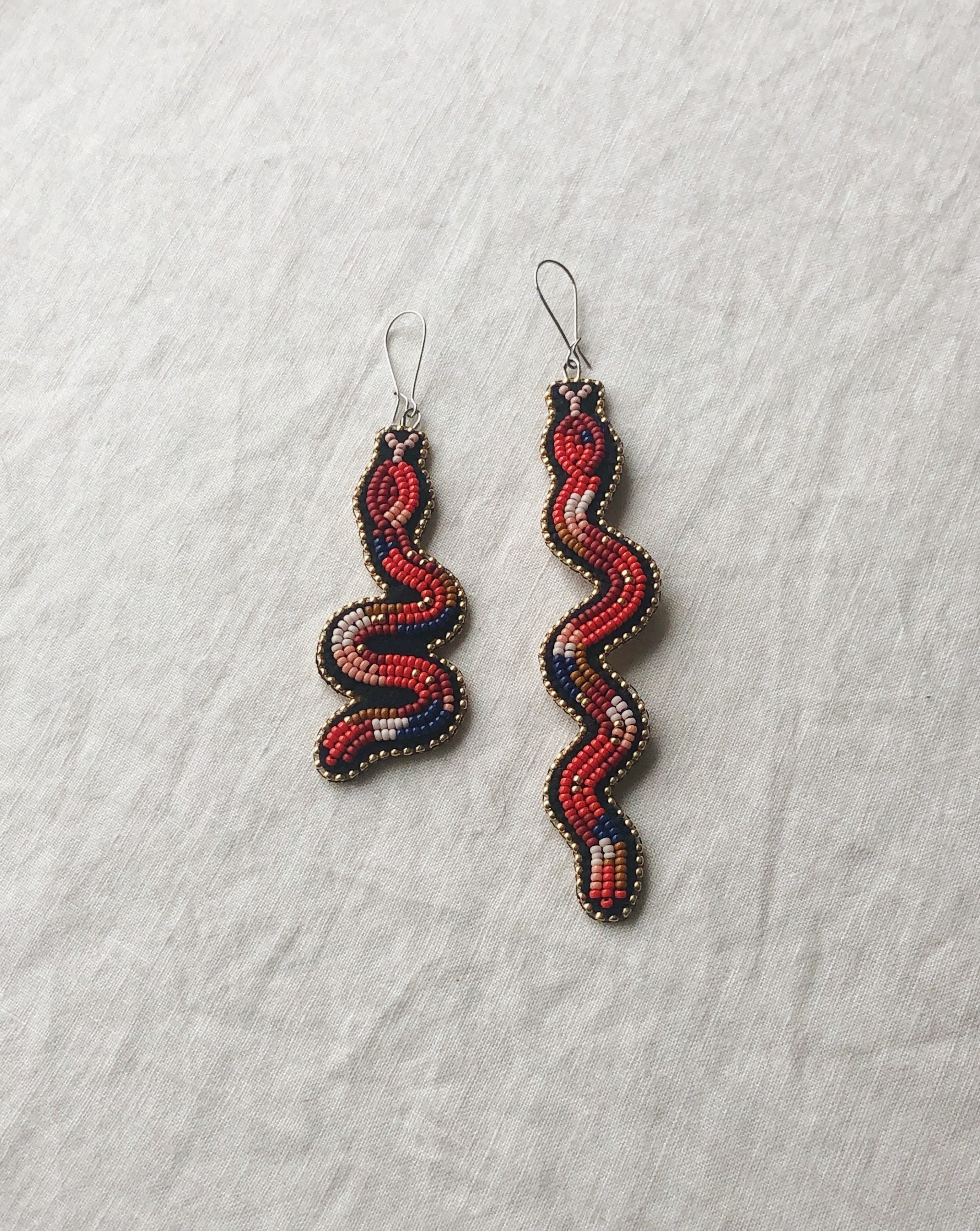 asymmetric snakes - red