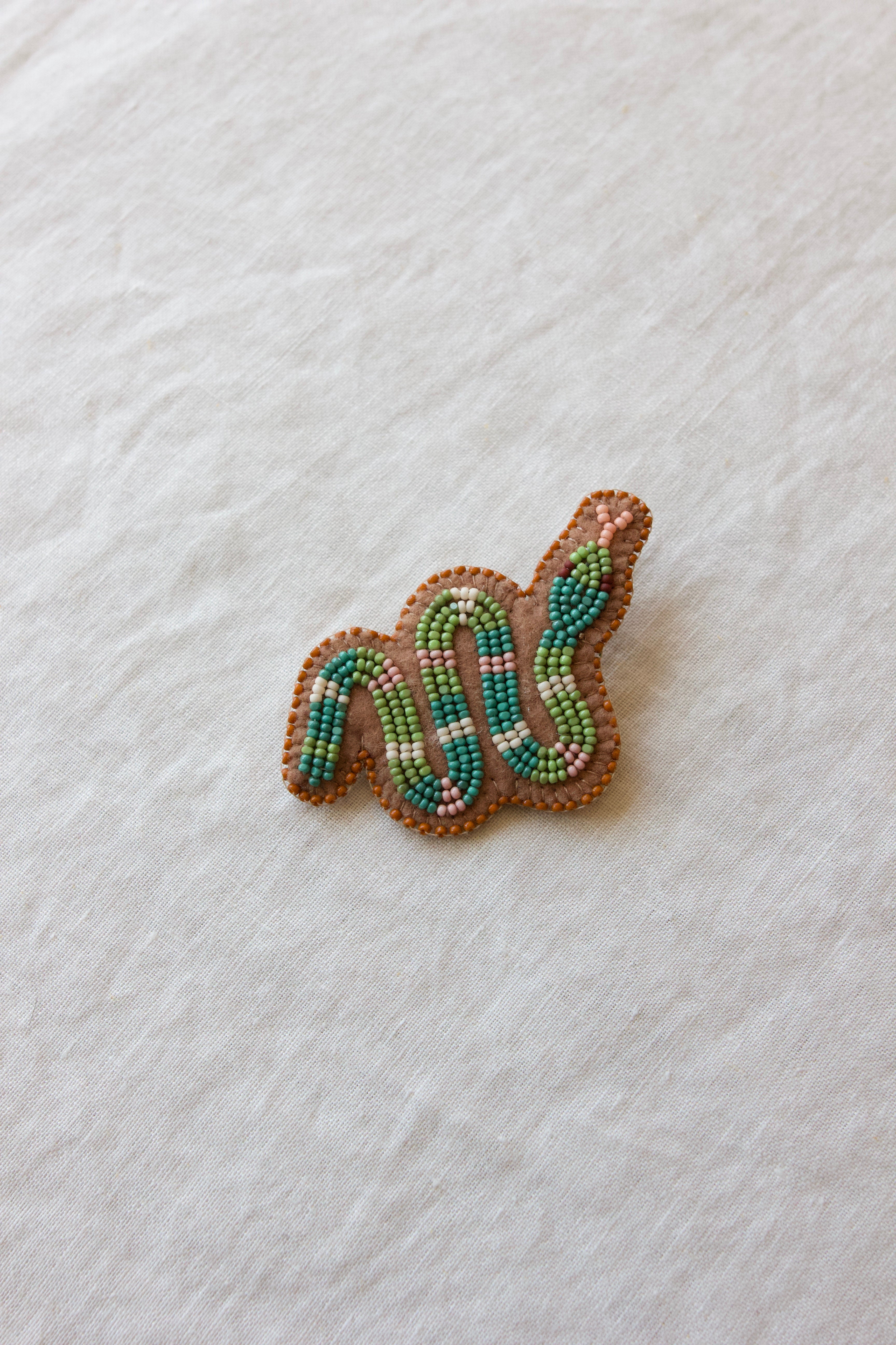 snake pin - green